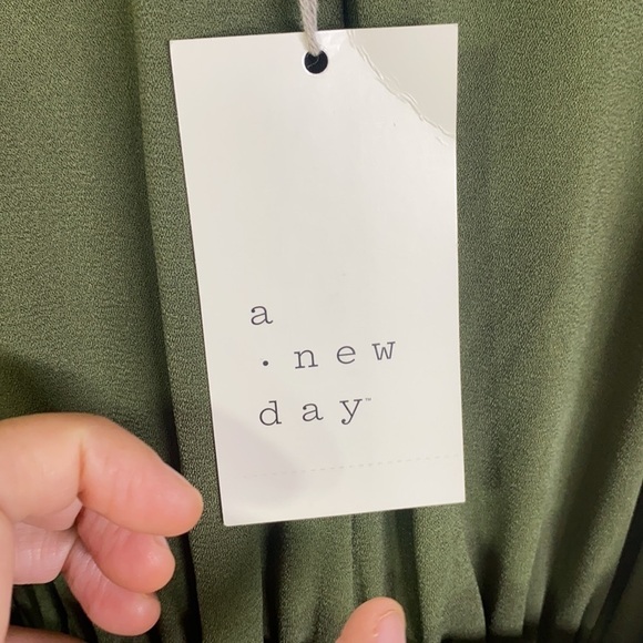 A new day - Army Green sleeveless Jump Suit XS - Picture 11 of 16
